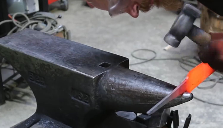 what size anvil for sword making