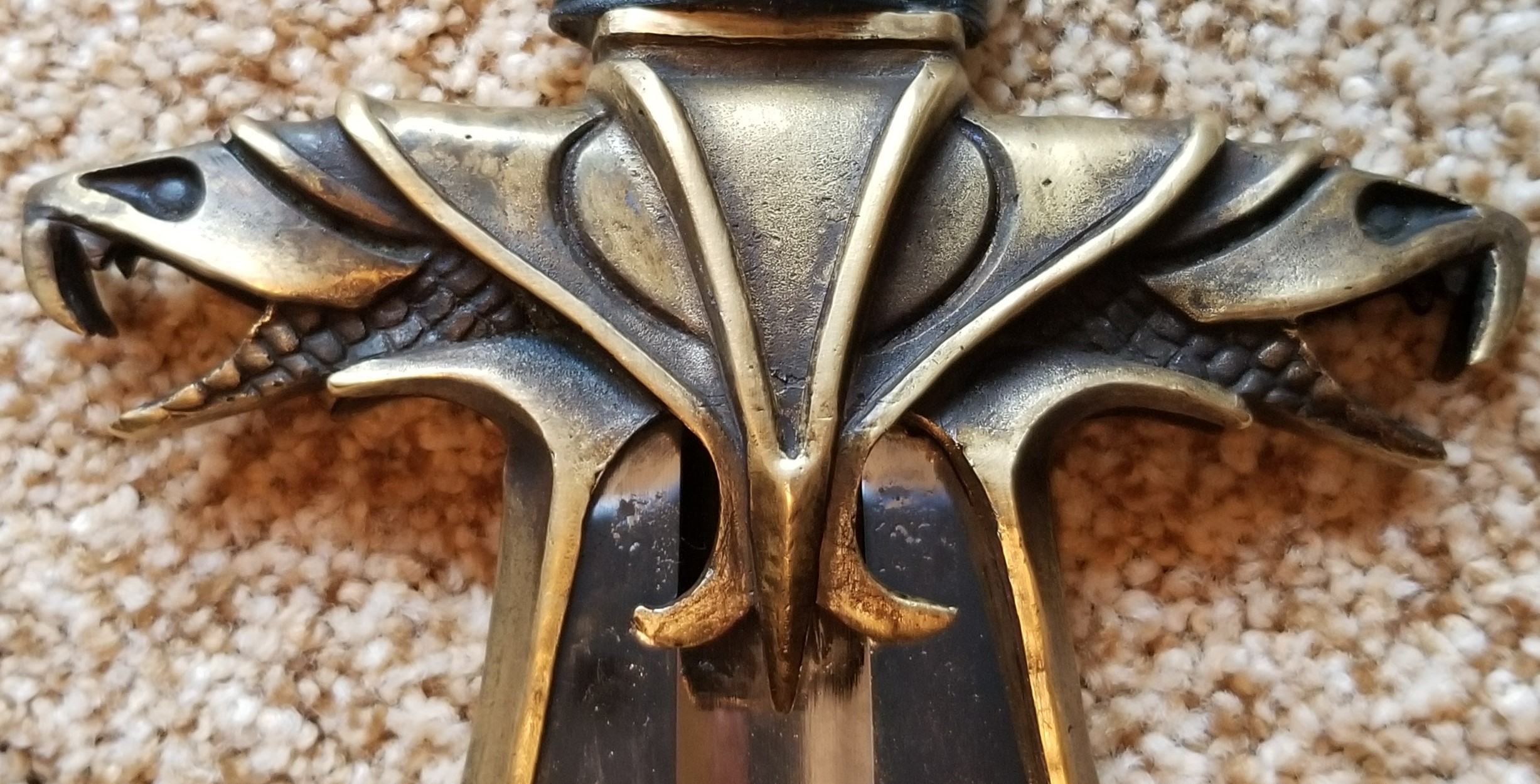 https://www.sword-buyers-guide.com/images/warmonger-sword7.jpg